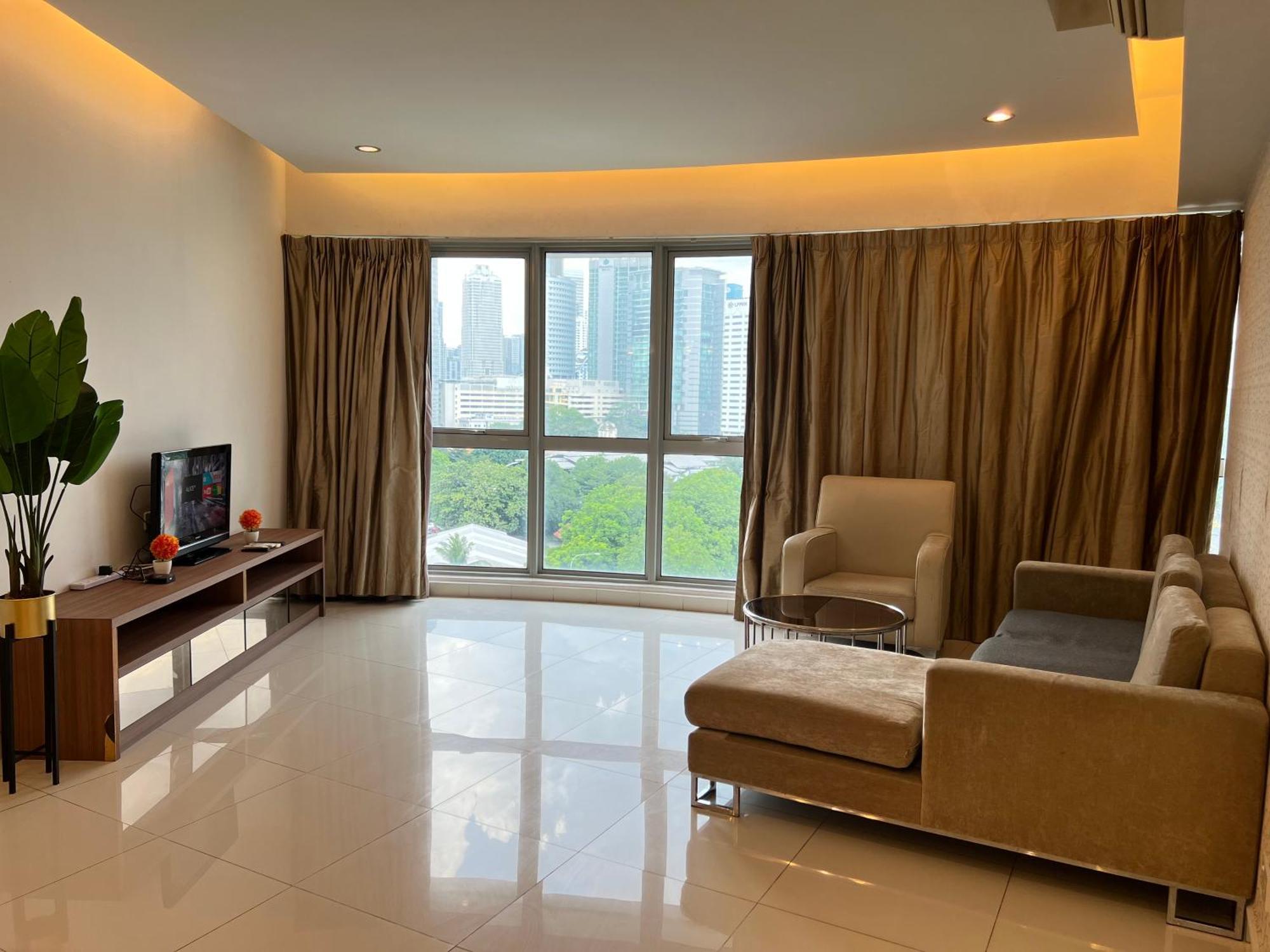 Regalia Service Suites Klcc Skypool Kuala Lumpur Exterior photo